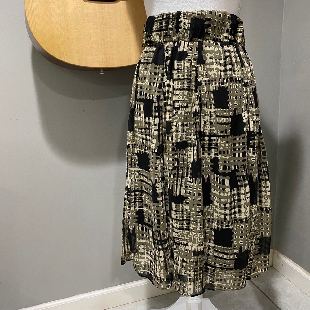 Stretchy Black and Tan Skirt